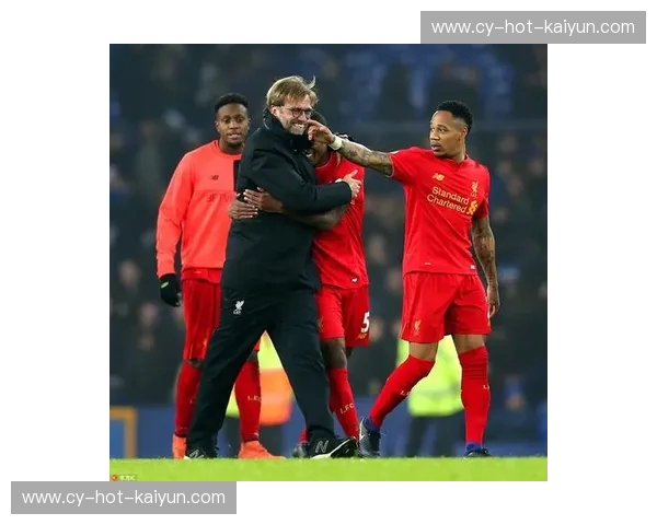 红军铁蹄与陶瓷匠魂的交响：利物浦vs斯托克城的足球史诗